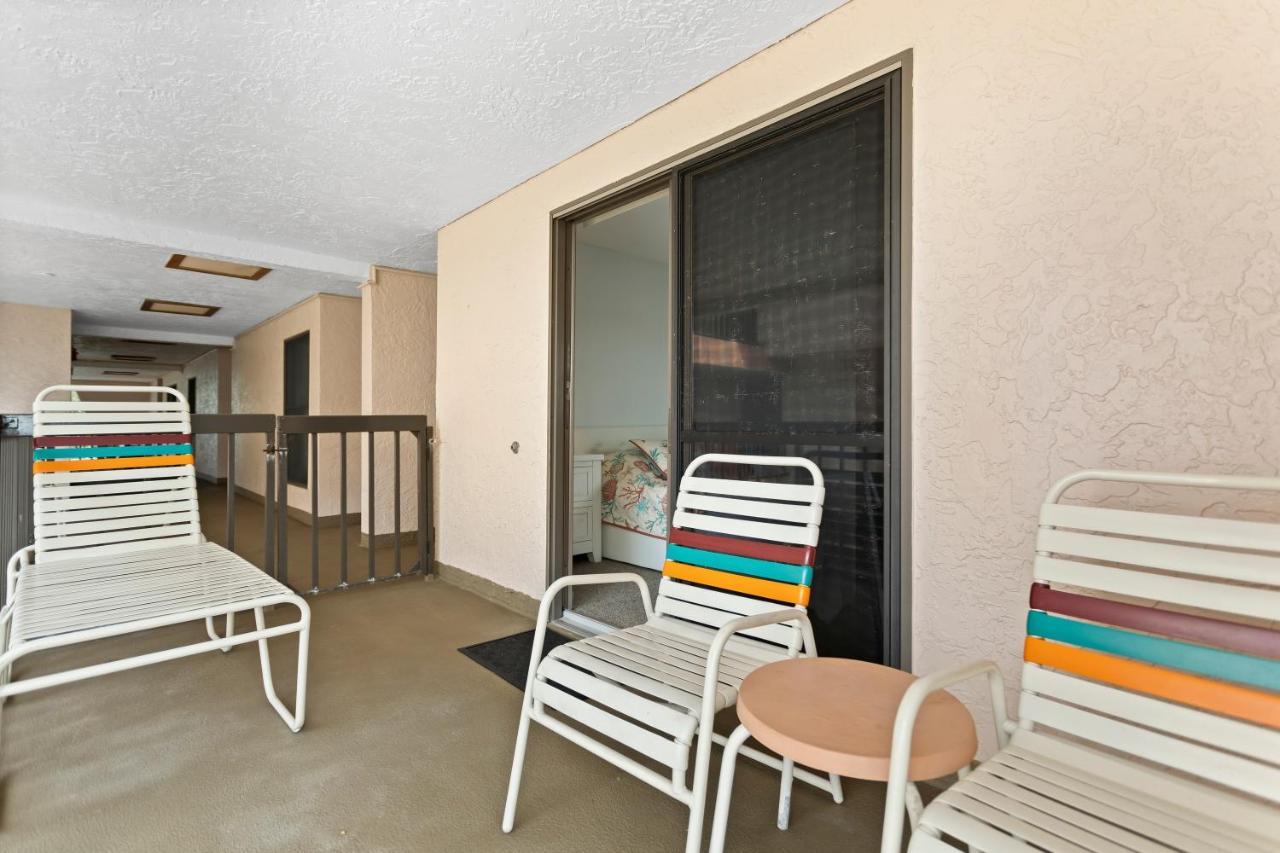 Gulf Gate Resort By Travel Resort Services St. Pete Beach Exterior photo