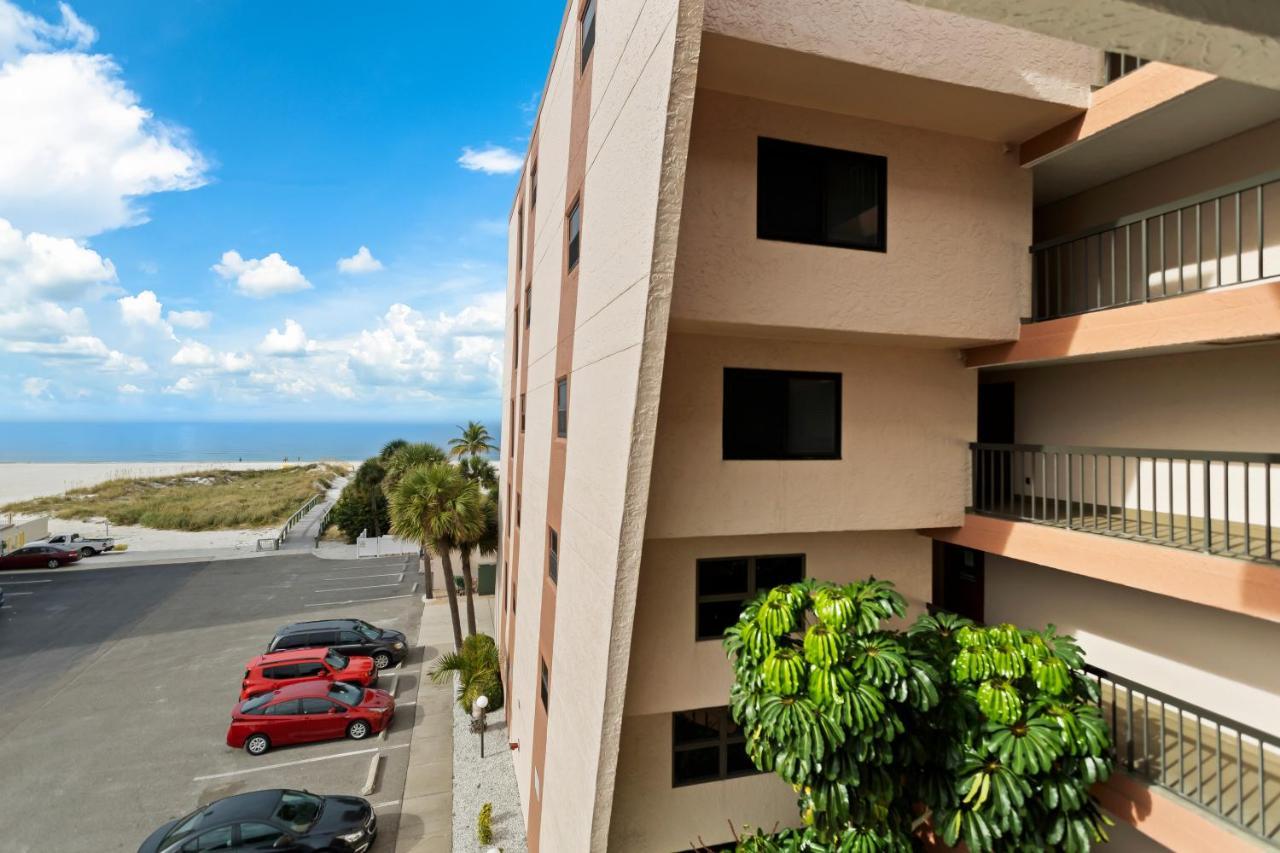 Gulf Gate Resort By Travel Resort Services St. Pete Beach Exterior photo