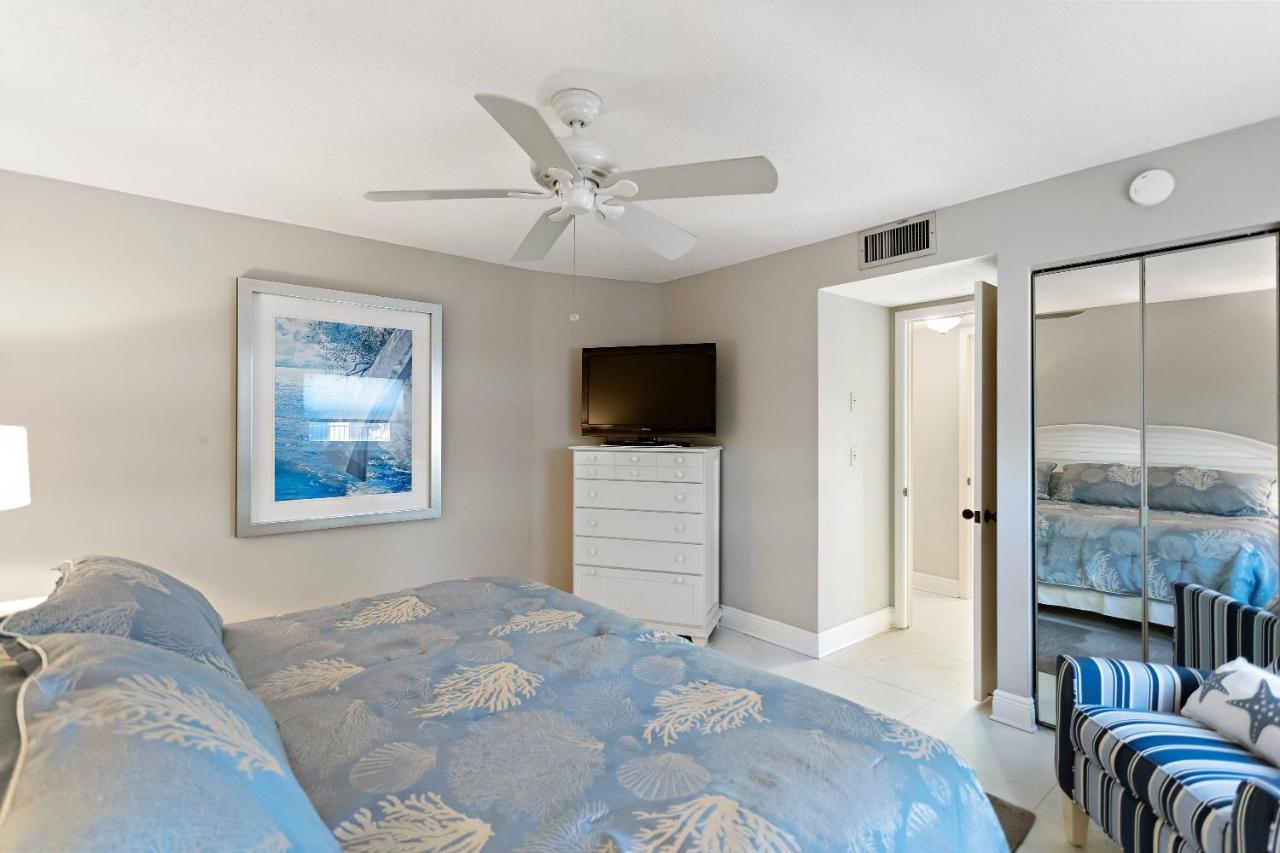 Gulf Gate Resort By Travel Resort Services St. Pete Beach Exterior photo